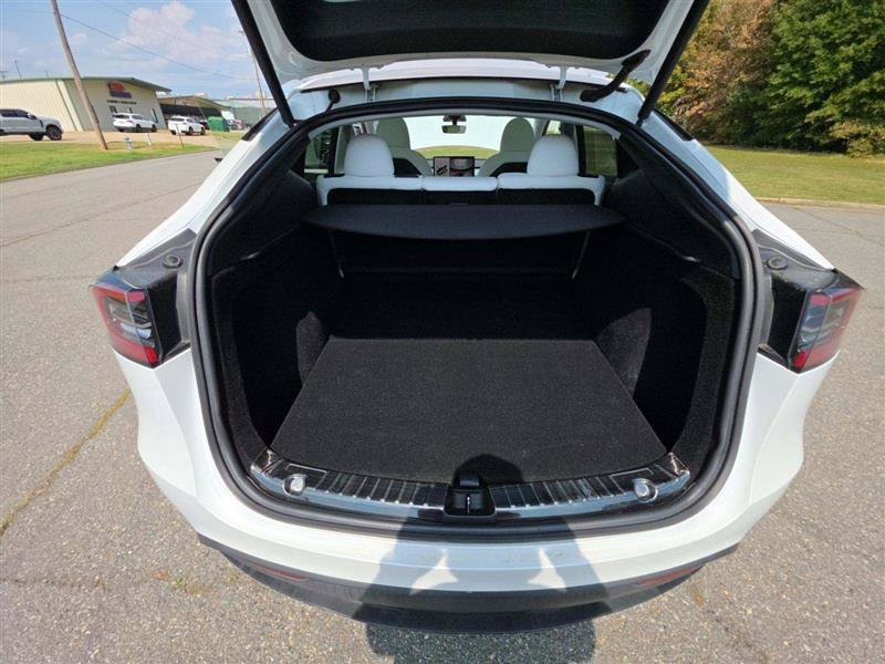 Used 2023 Tesla Model Y Long Range AWD/4WD image 8