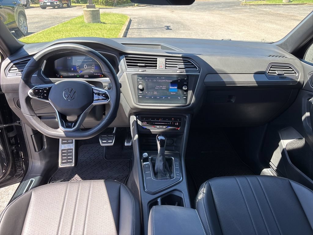 Used 2024 Volkswagen Tiguan SE R-Line FWD image 25