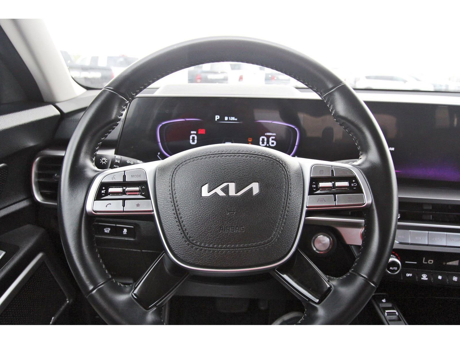 Used 2025 Kia Telluride S FWD image 17
