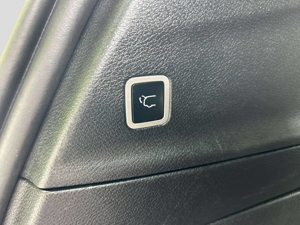 Used 2025 Chrysler Pacifica Limited FWD image 14