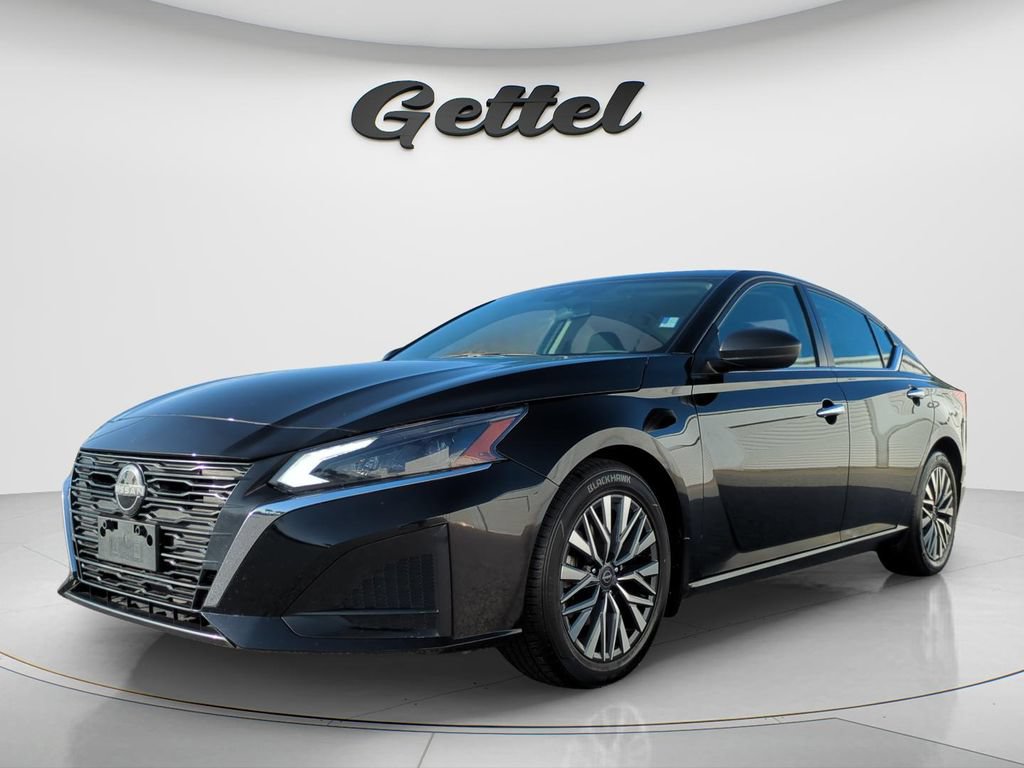 Used 2024 Nissan Altima 2.5 SV