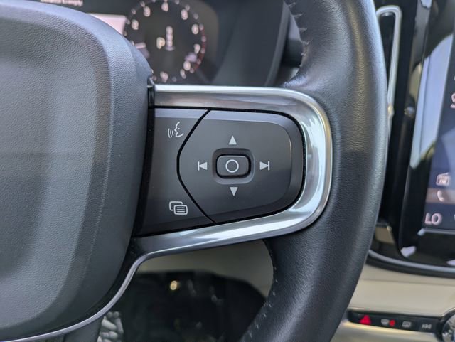 Used 2019 Volvo XC40 T5 Momentum image 29