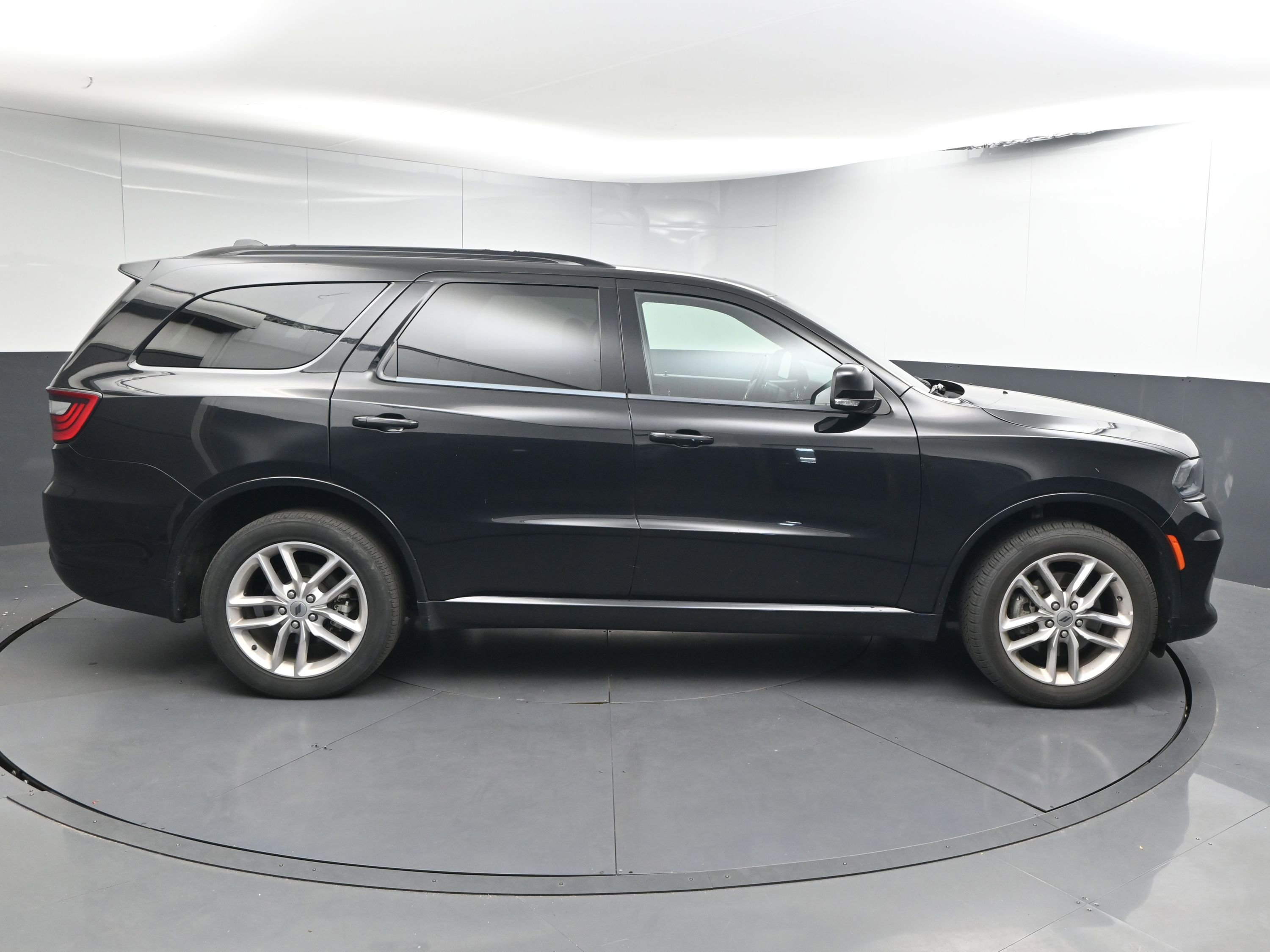 Used 2023 Dodge Durango GT image 9
