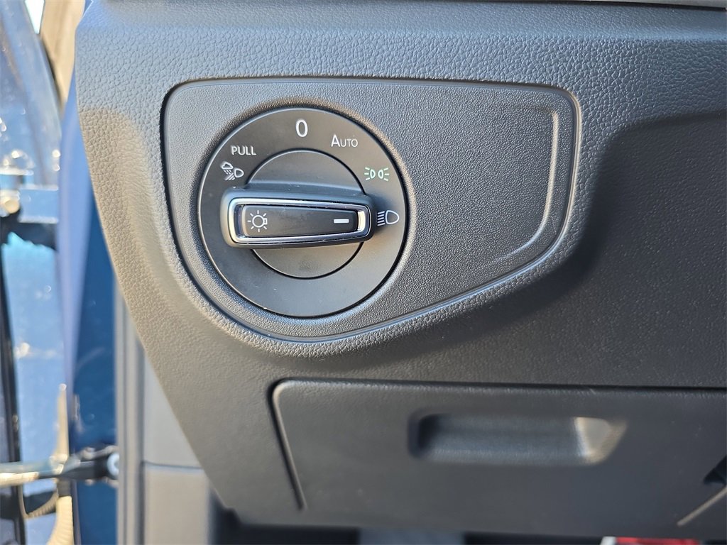 Used 2023 Volkswagen Atlas Cross Sport SE w/ Black Wheel Package image 22