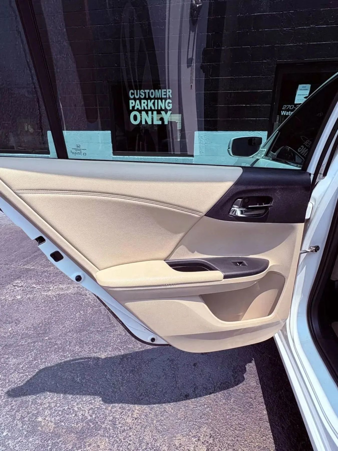 Used 2014 Honda Accord Hybrid Sedan image 17