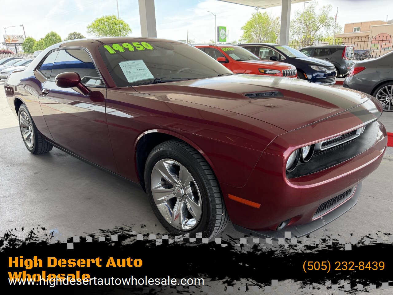 Used 2018 Dodge Challenger SXT image 1