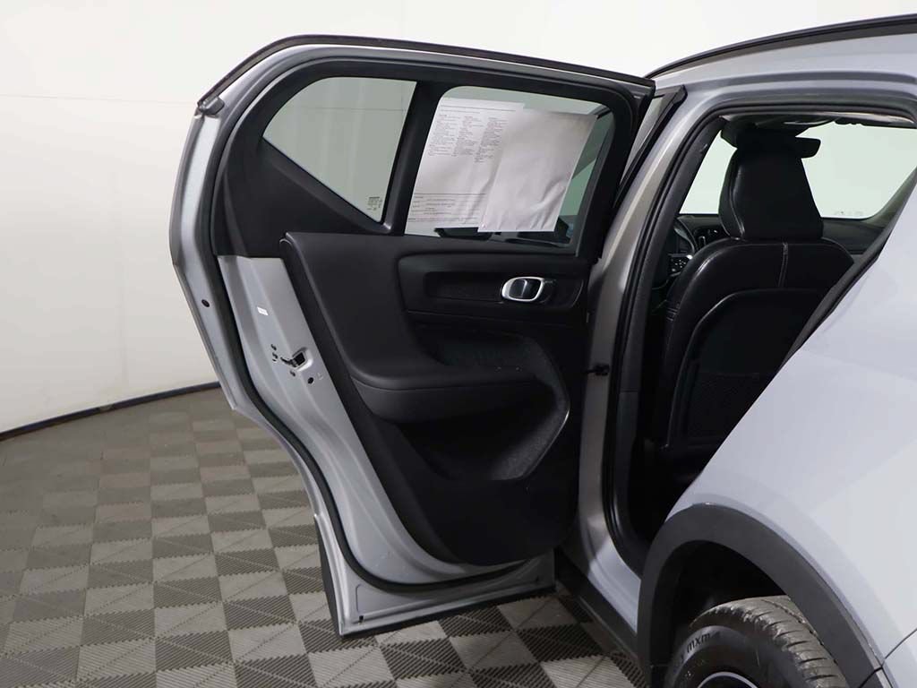 Used 2023 Volvo XC40 B5 Plus w/ Climate Package AWD/4WD image 22