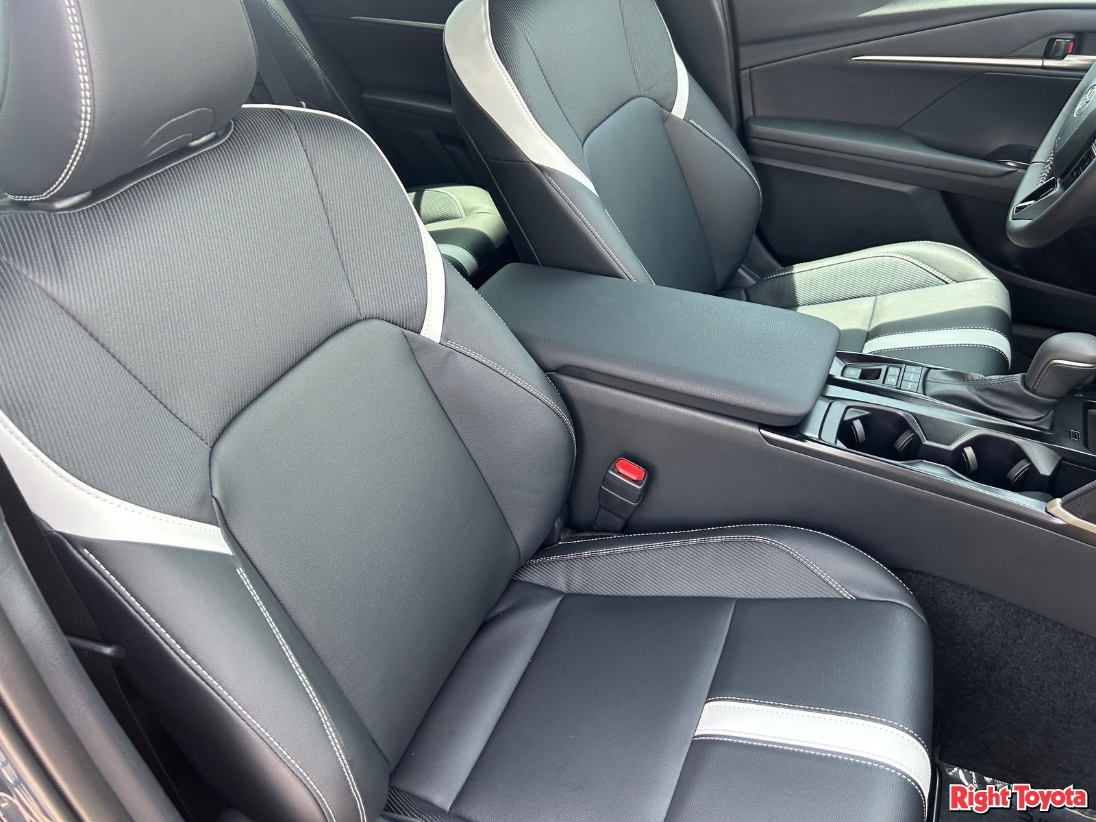 New 2026 Toyota Camry SE w/ Convenience Package FWD image 12