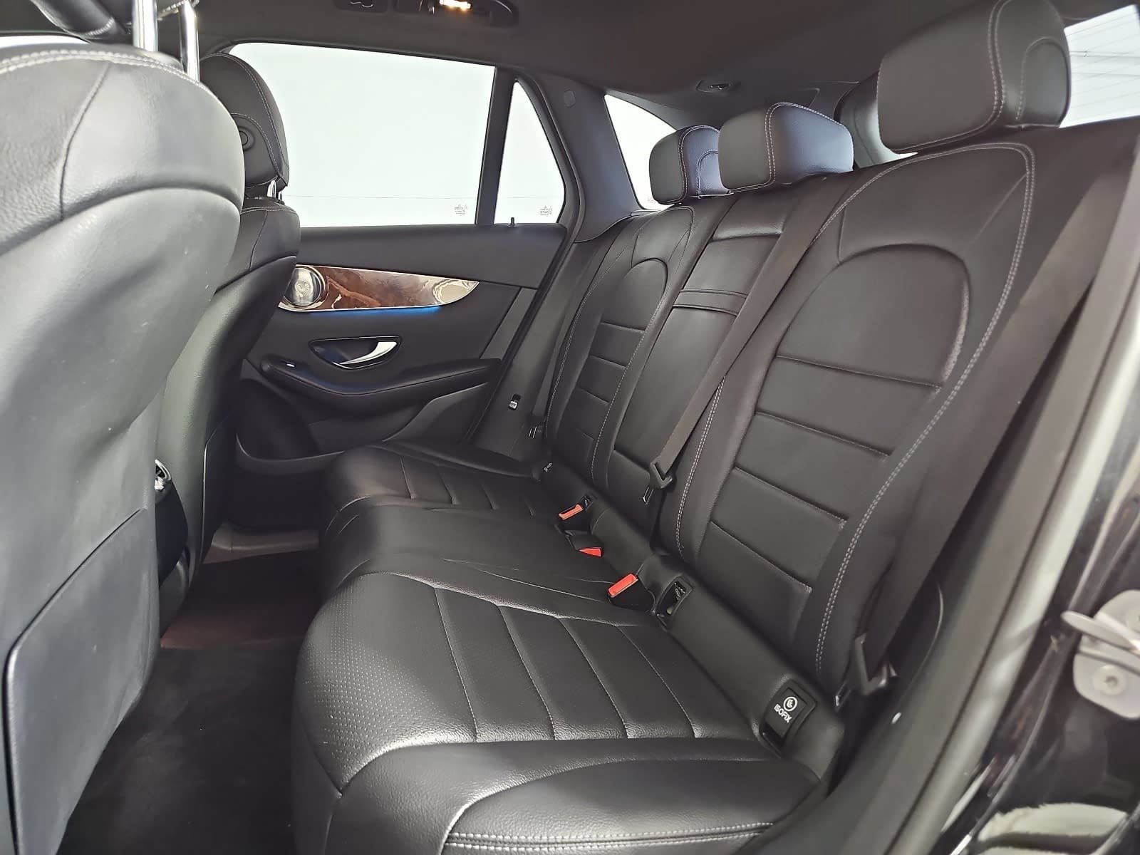 Used 2017 Mercedes-Benz GLC 300 4MATIC image 14
