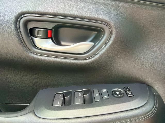 Certified 2025 Honda HR-V LX image 21