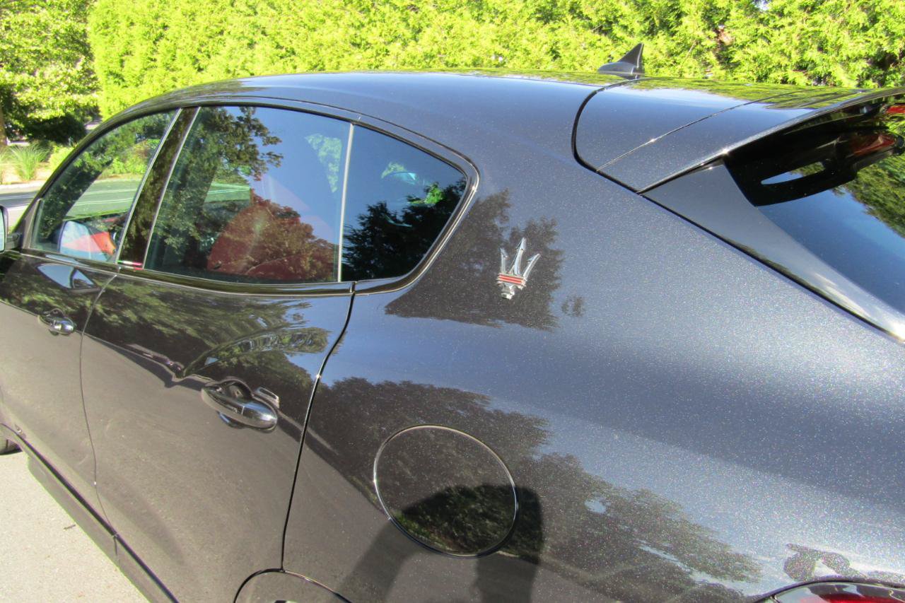 Used 2022 Maserati Levante Trofeo AWD/4WD image 6