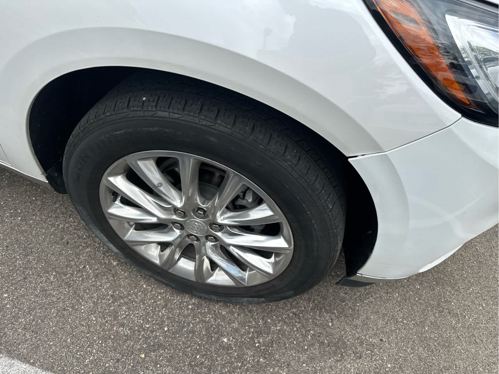 Used 2021 Buick Enclave Premium w/ Sun and Sites Package AWD/4WD image 5