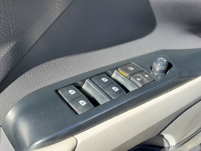 Used 2019 Toyota Camry LE FWD image 13