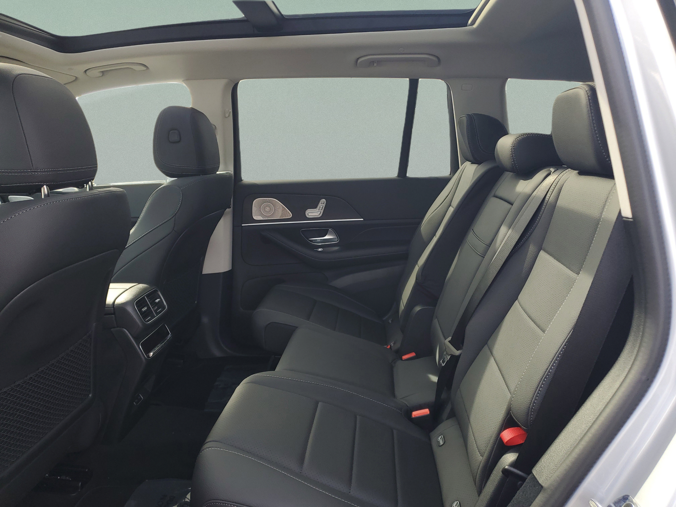 Certified 2026 Mercedes-Benz GLS 450 4MATIC image 8