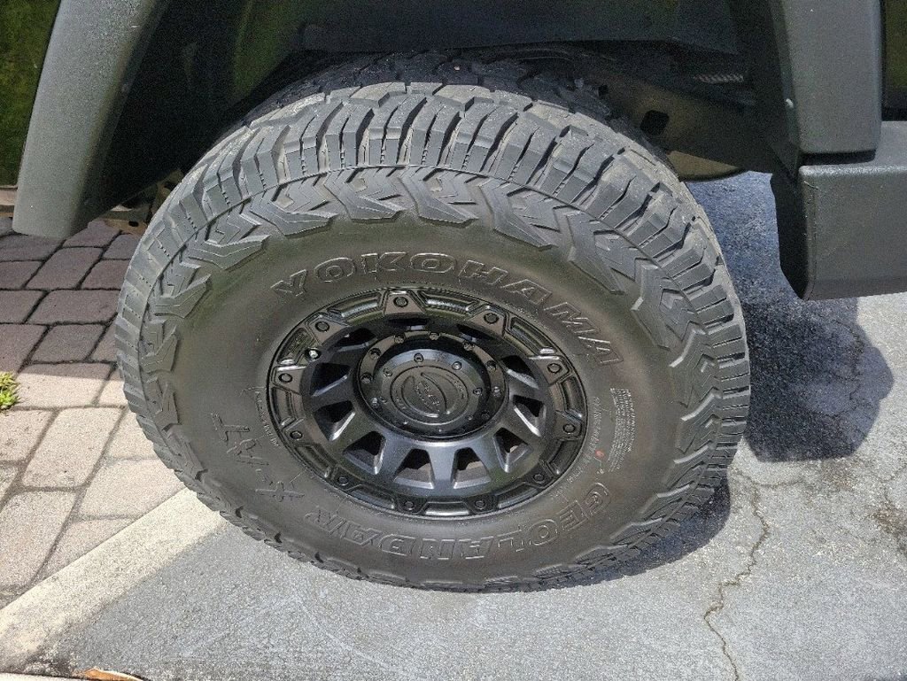 Used 2018 Jeep Wrangler Sport w/ Connectivity Group image 9