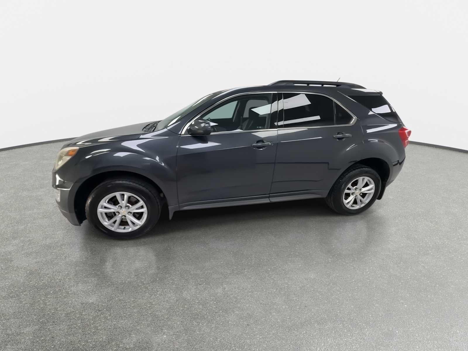 Used 2017 Chevrolet Equinox LT w/ Convenience Package FWD image 5