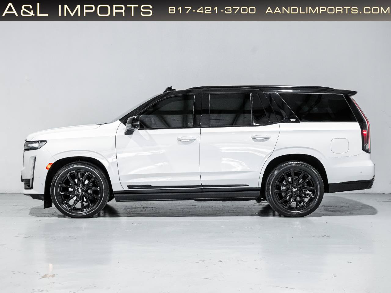 Used 2024 Cadillac Escalade Sport Platinum w/ LPO, ONYX Package AWD/4WD image 27
