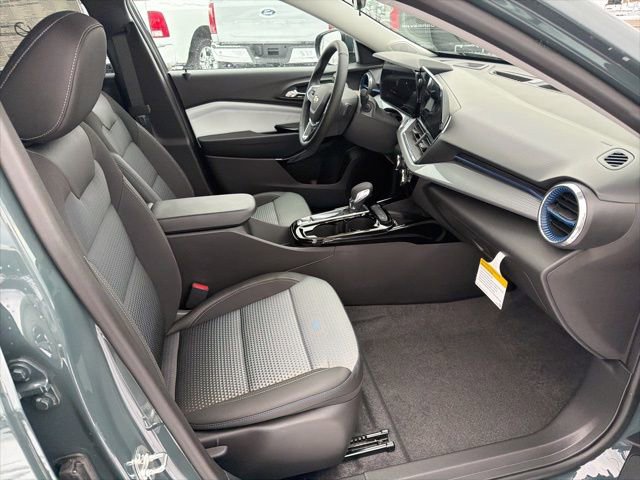 New 2026 Chevrolet Trax LT w/ Sunroof Package image 22