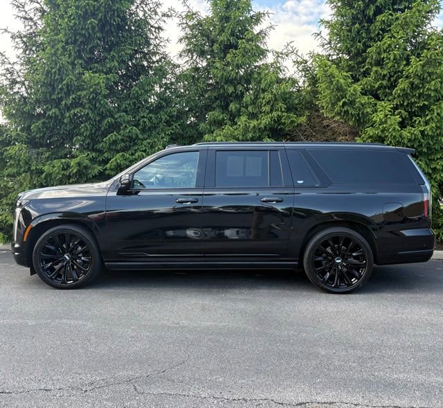 Certified 2025 Cadillac Escalade ESV Sport Platinum w/ LPO, ONYX Package AWD/4WD image 2