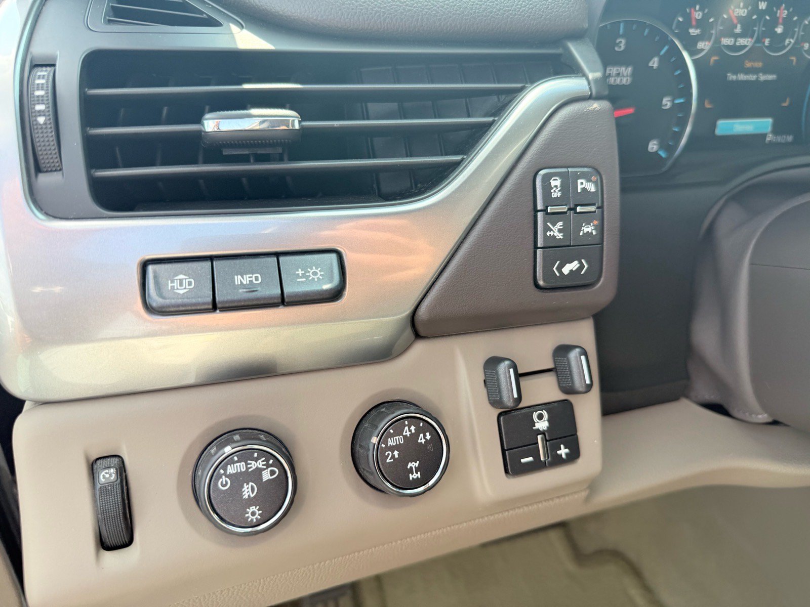 Used 2016 Chevrolet Tahoe LTZ AWD/4WD image 24