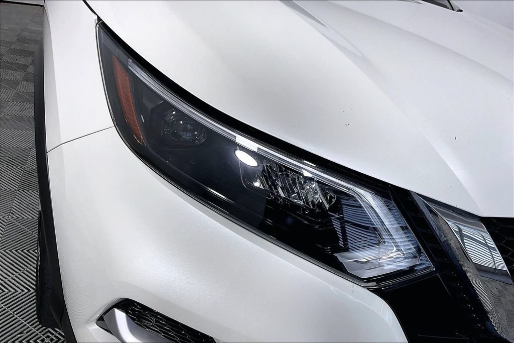 Used 2022 Nissan Rogue Sport SL w/ Premium Package FWD image 27