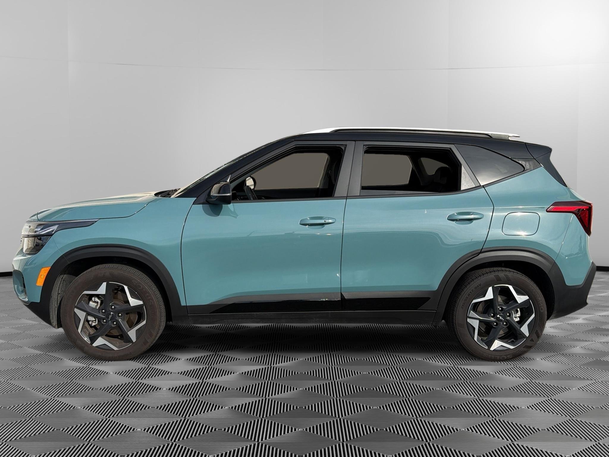 New 2026 Kia Seltos S AWD/4WD image 8