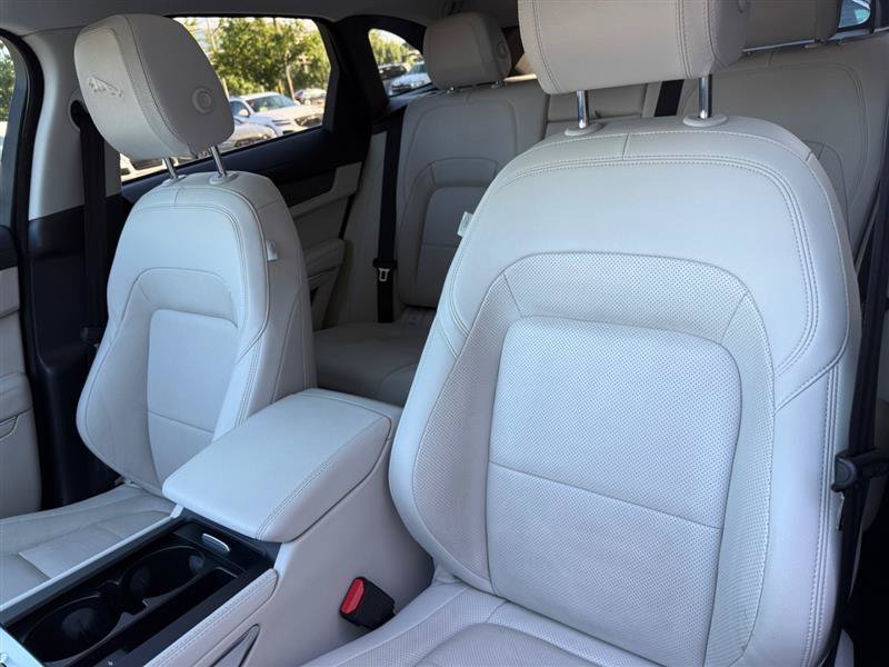 Used 2023 Jaguar F-PACE S AWD/4WD image 11