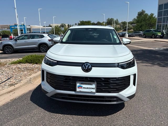Used 2026 Volkswagen Tiguan SE w/ Panoramic Sunroof Package AWD/4WD image 2