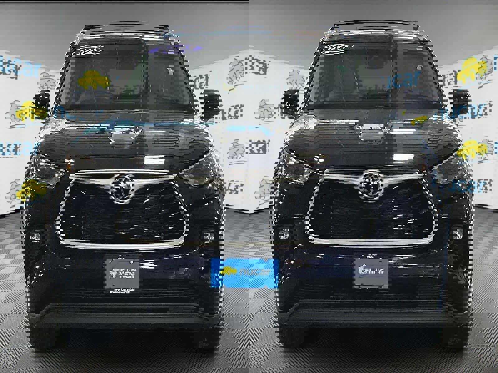 Used 2023 Toyota Highlander XLE image 2