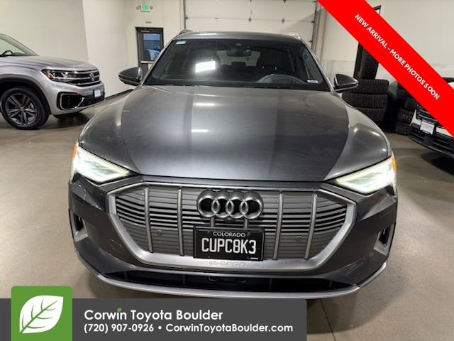 Used 2019 Audi e-tron Prestige w/ Prestige Package image 2