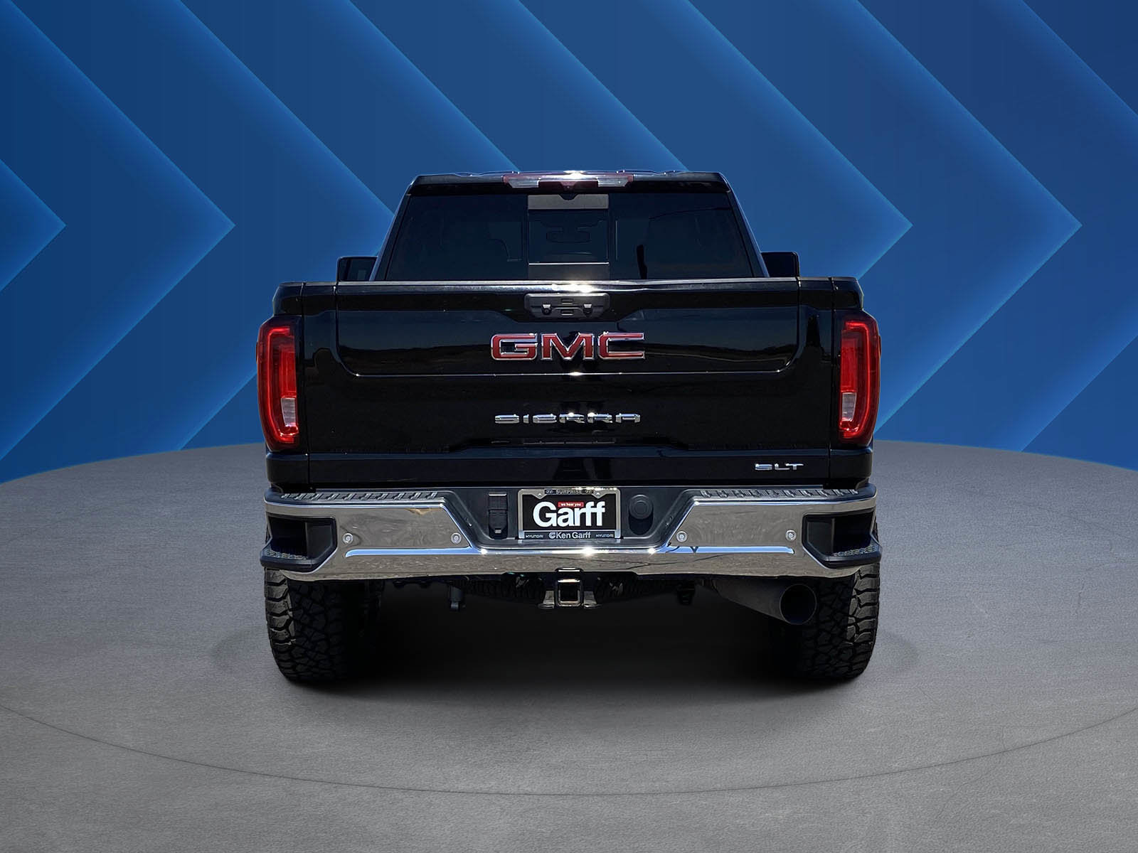 Used 2023 GMC Sierra 2500 SLT w/ SLT Preferred Package AWD/4WD image 4