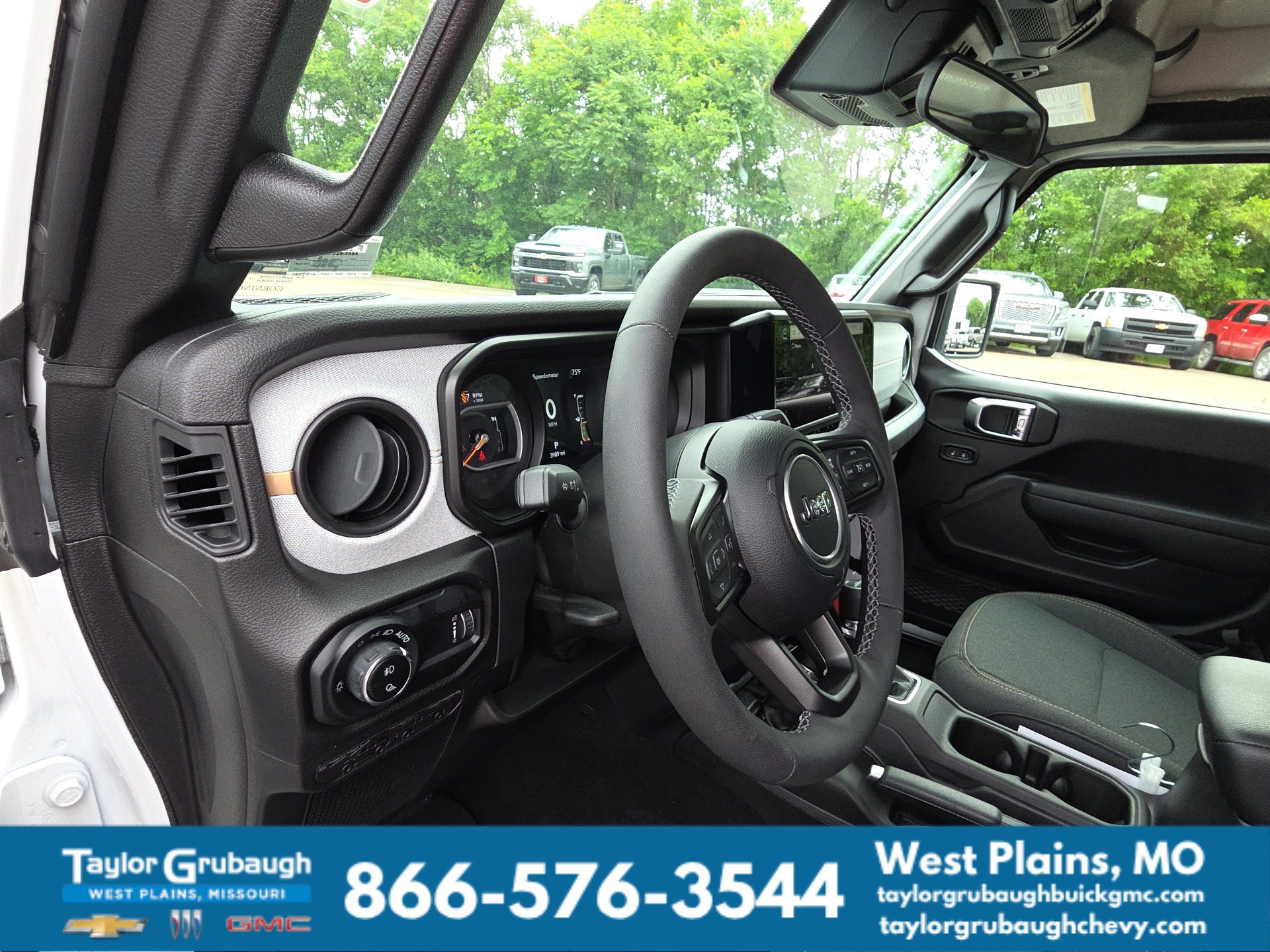 Used 2025 Jeep Gladiator Sport AWD/4WD image 15