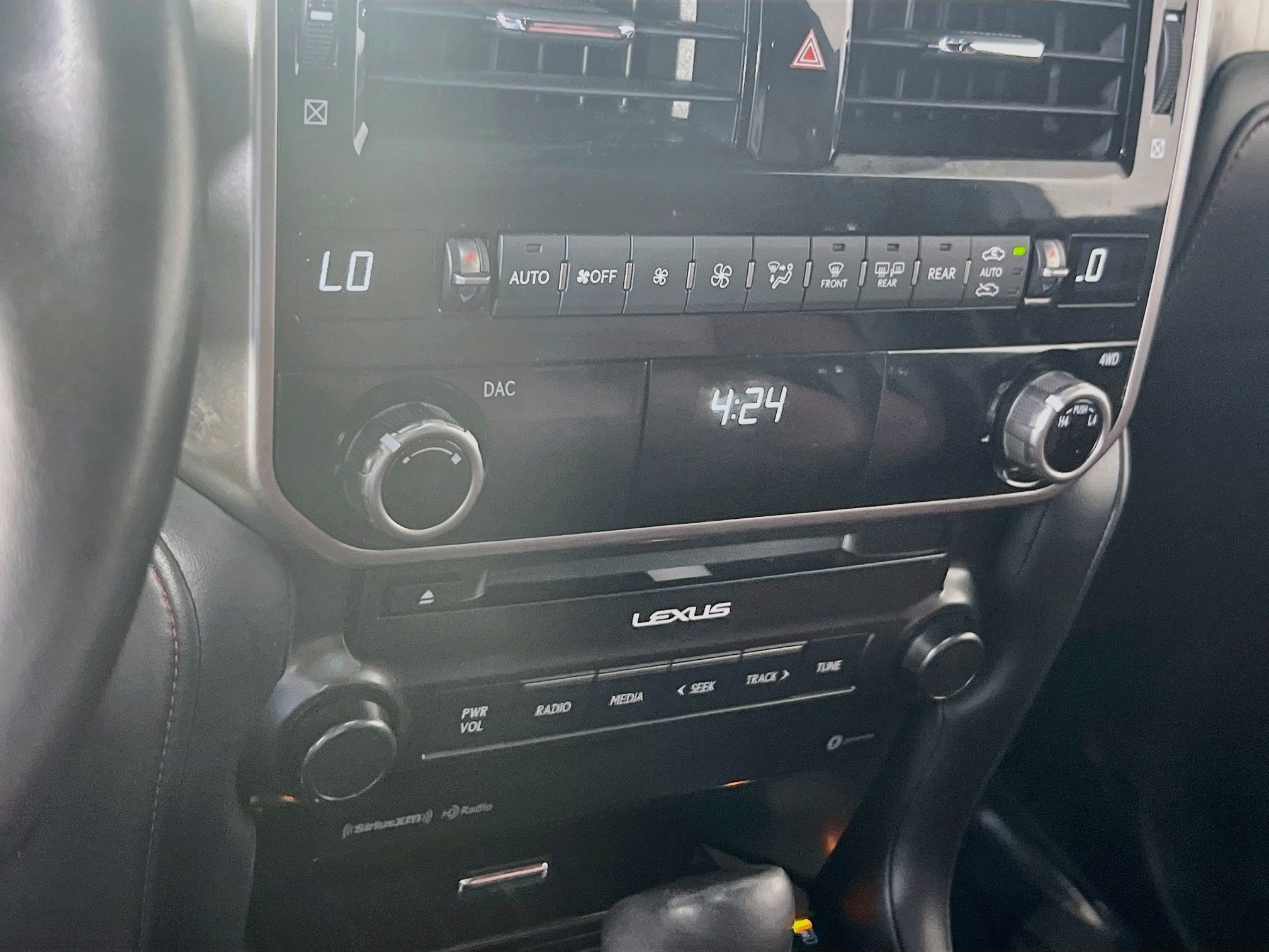 Used 2023 Lexus GX 460 Premium w/ Premium Package AWD/4WD image 16