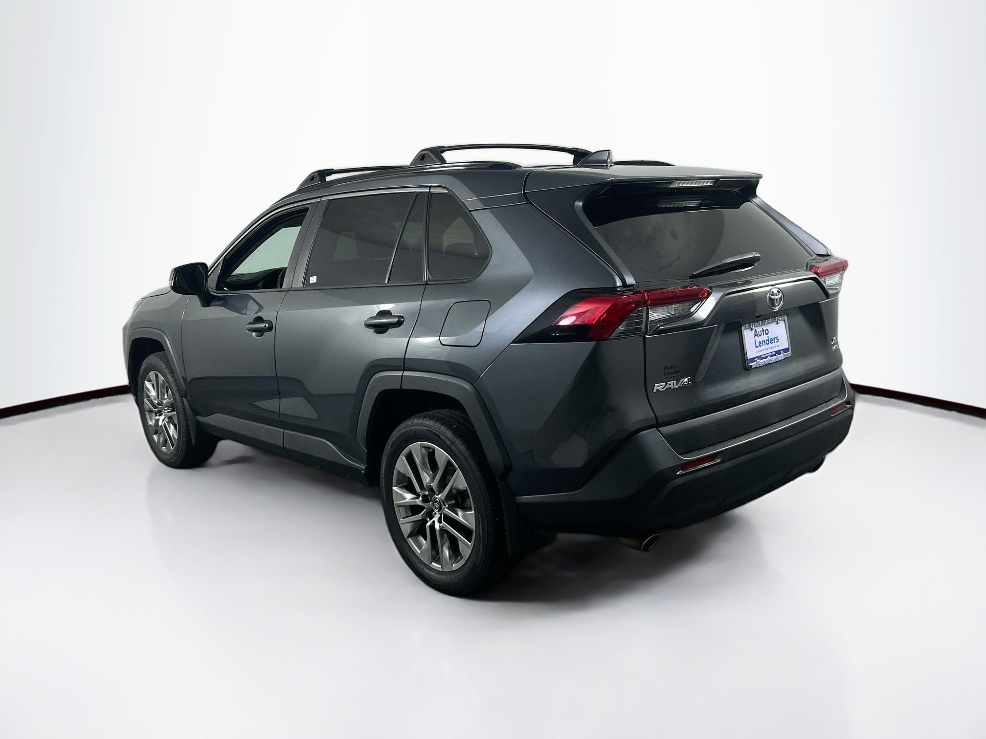 Used 2019 Toyota RAV4 XLE Premium w/ Cold Weather Package AWD/4WD image 7