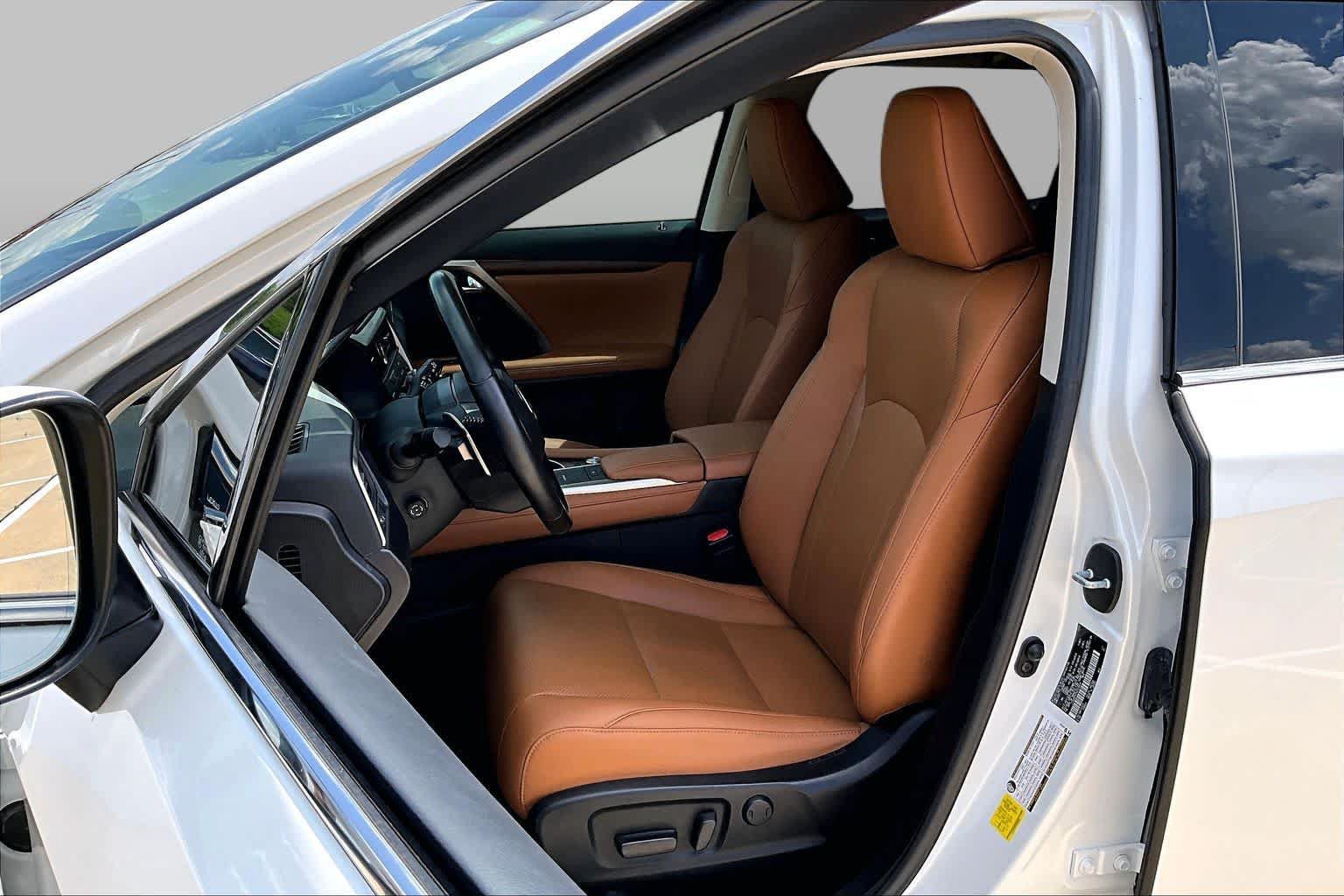 Certified 2022 Lexus RX 350L FWD w/ Premium Package image 8