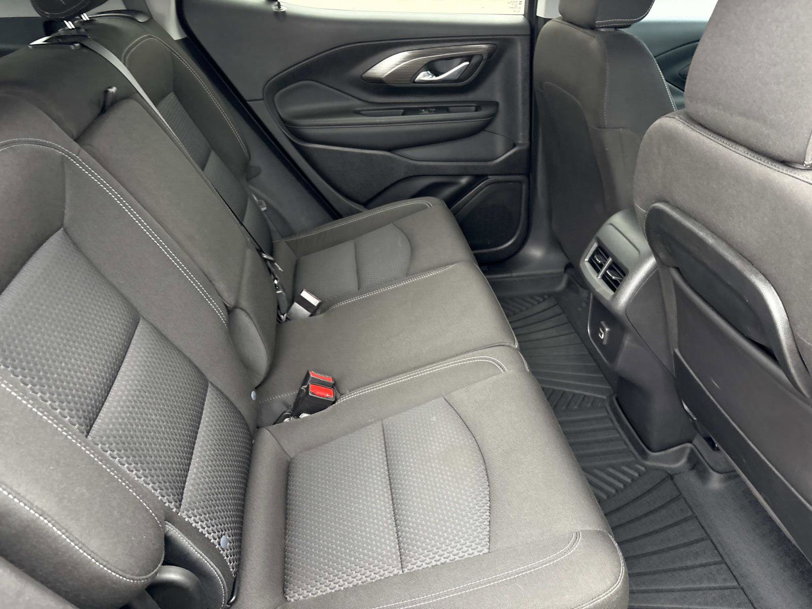 Used 2023 GMC Terrain SLE image 33