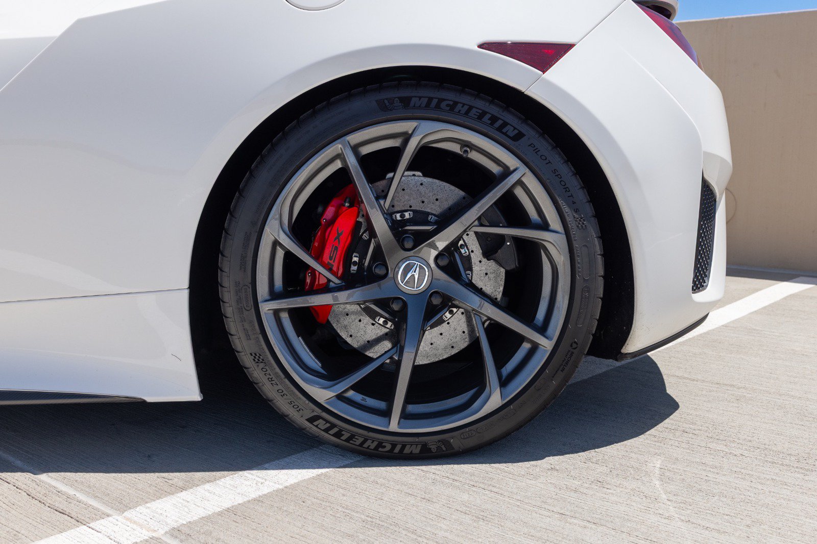 Used 2017 Acura NSX AWD/4WD image 14