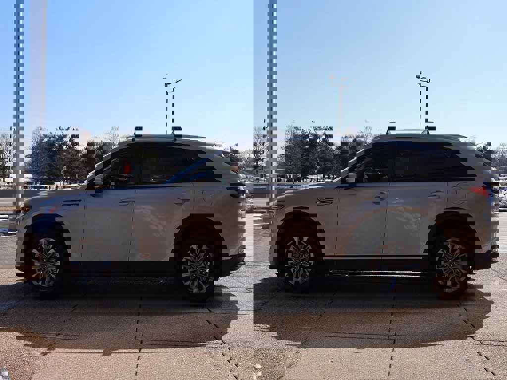 Used 2024 MAZDA CX-90 Plug-In Hybrid w/ Preferred image 3