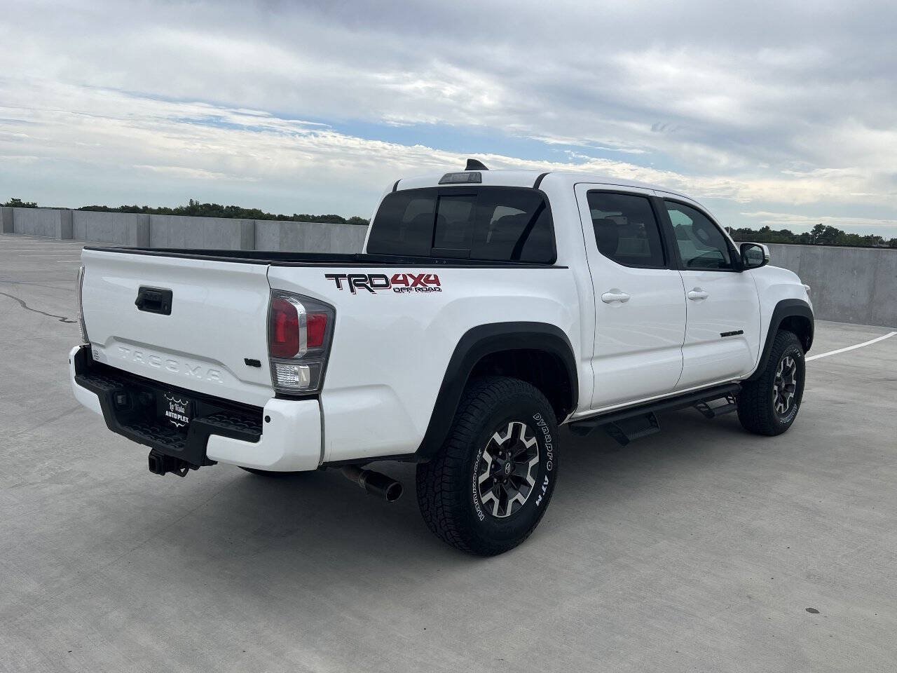 Used 2021 Toyota Tacoma TRD Off-Road w/ Technology Package AWD/4WD image 6