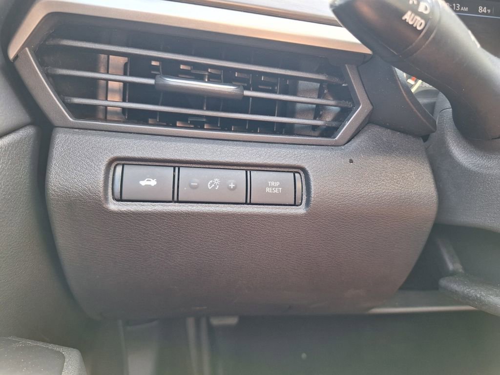 Used 2024 Nissan Altima 2.5 SV FWD image 21