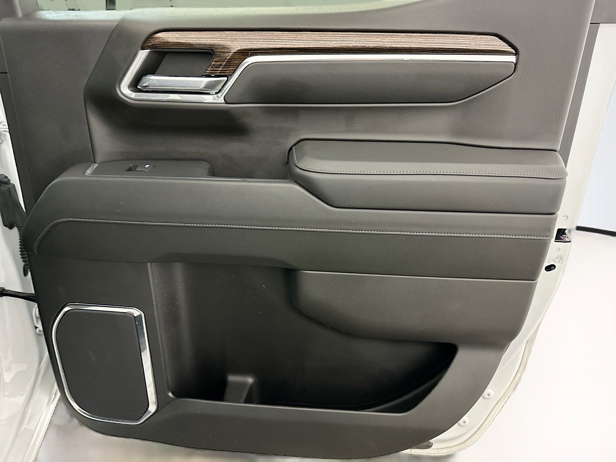 Used 2024 GMC Sierra 1500 Elevation image 31