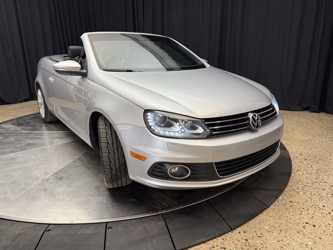 Used 2012 Volkswagen Eos Lux image 4