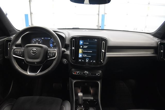 Used 2021 Volvo XC40 T5 R-Design w/ Advanced Package AWD/4WD image 5