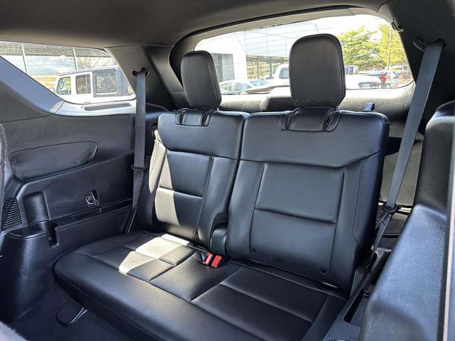 Used 2020 Ford Explorer XLT w/ Equipment Group 202A AWD/4WD image 11