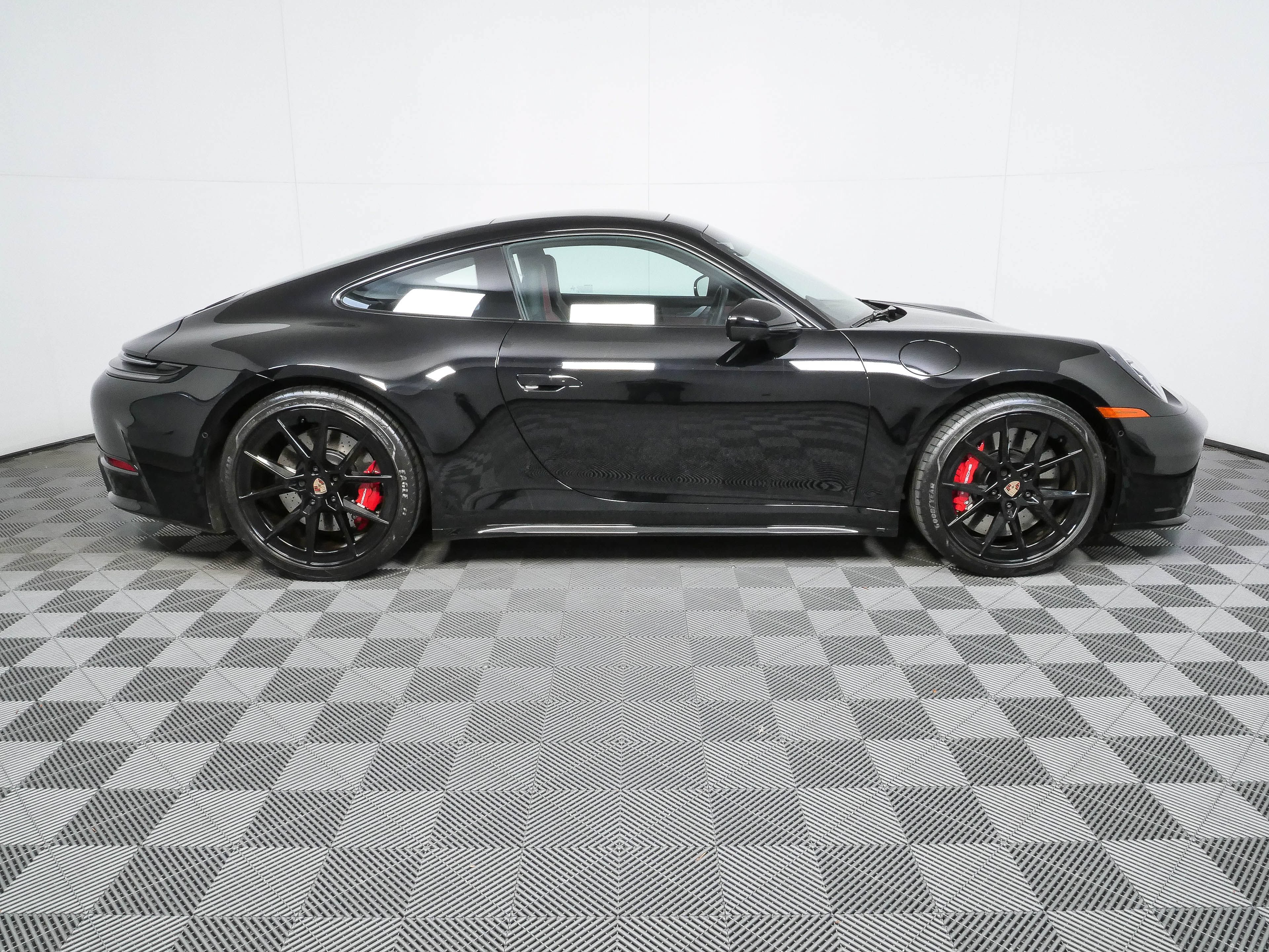Certified 2025 Porsche 911 Carrera S RWD image 20