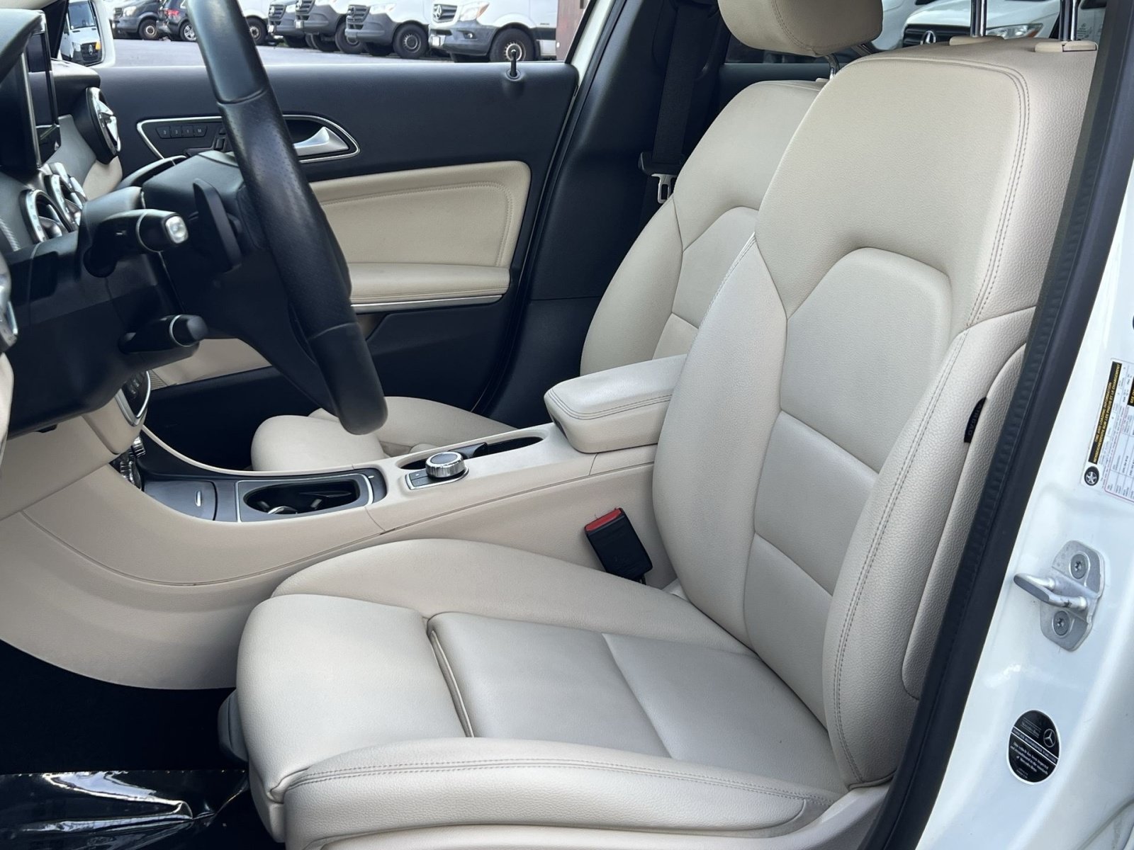 Used 2017 Mercedes-Benz GLA 250 4MATIC image 18
