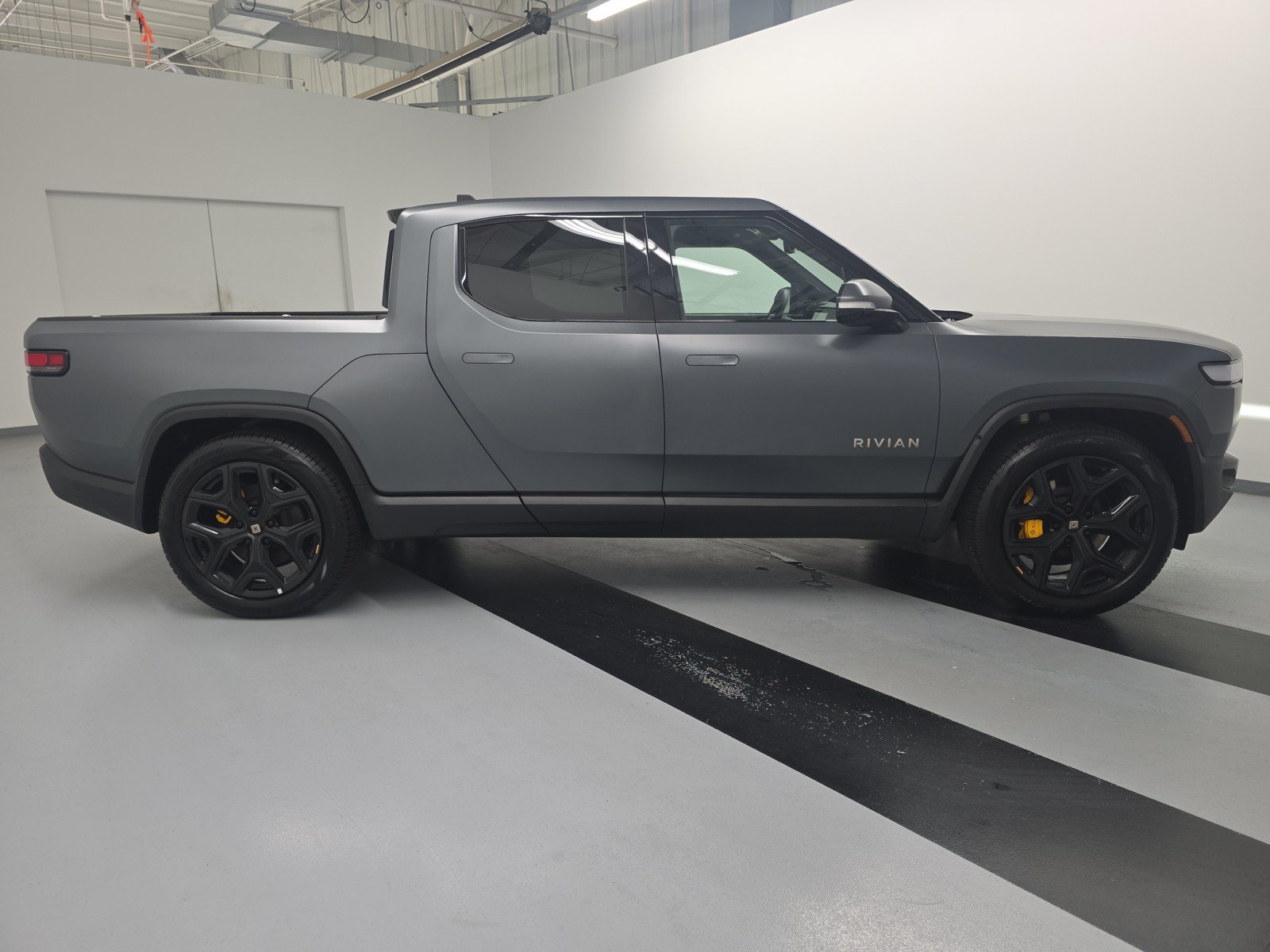 Used 2024 Rivian R1T Adventure AWD/4WD image 6