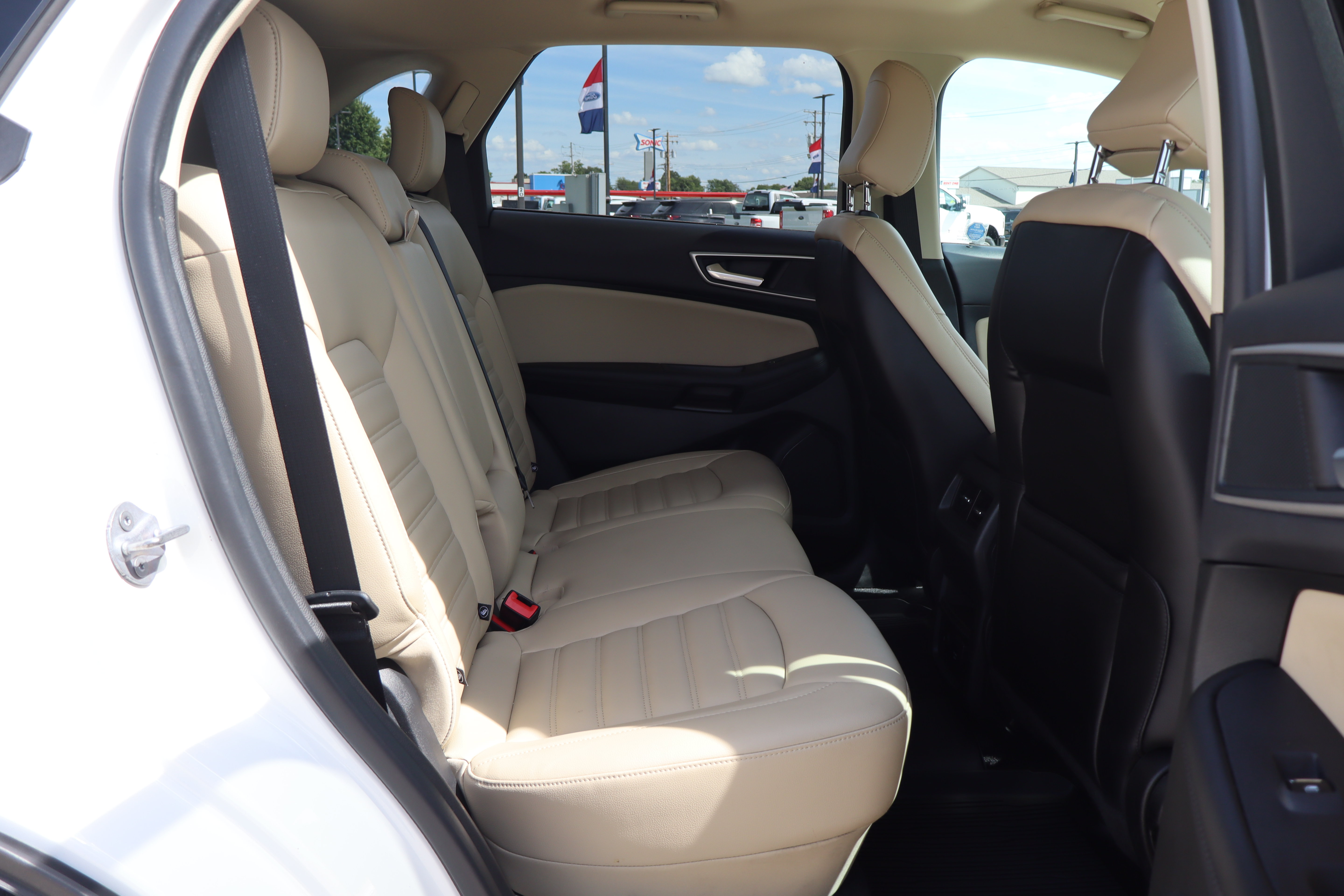 Used 2024 Ford Edge SEL w/ Convenience Package AWD/4WD image 12