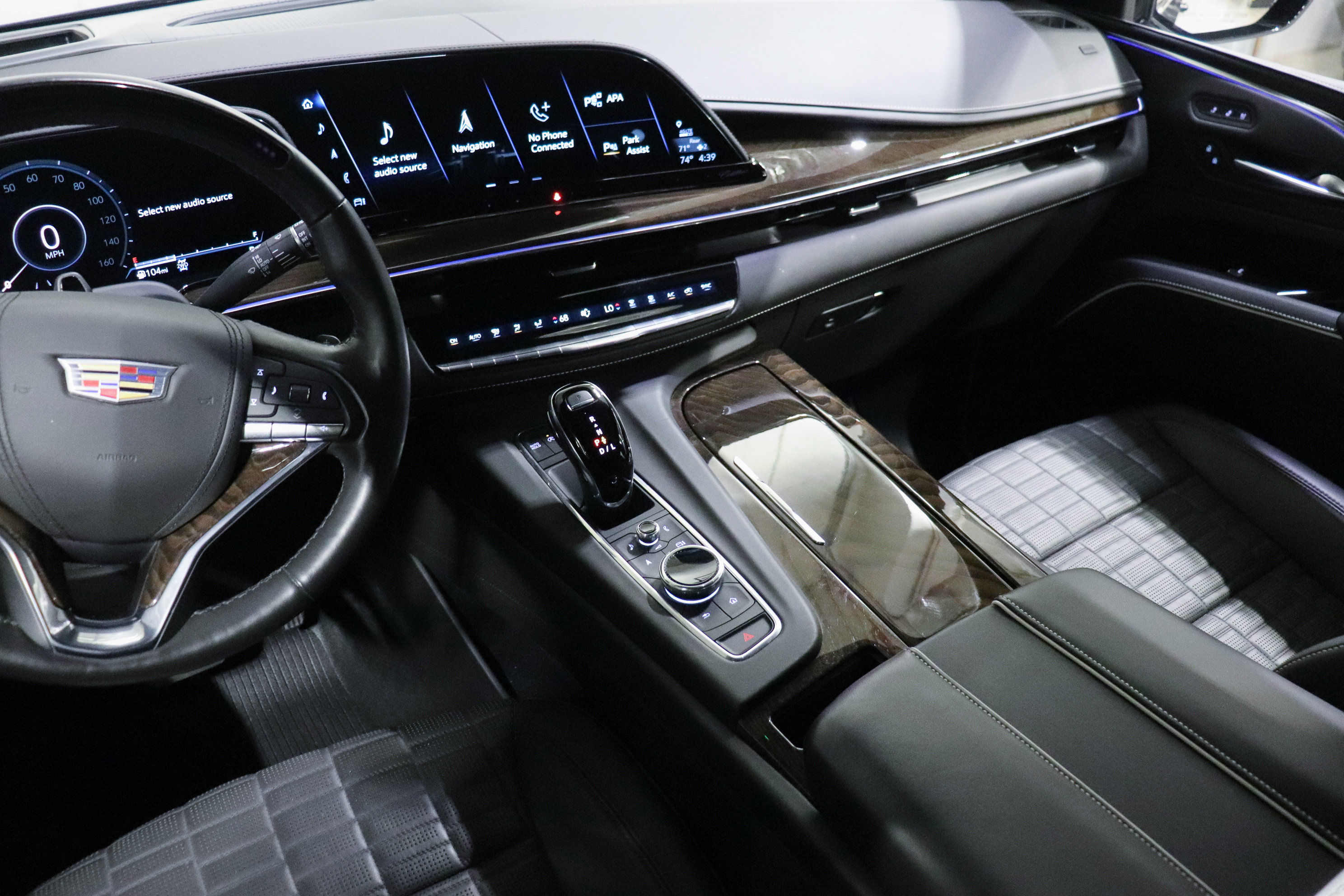 Certified 2023 Cadillac Escalade Sport Platinum w/ LPO, ONYX Package image 28