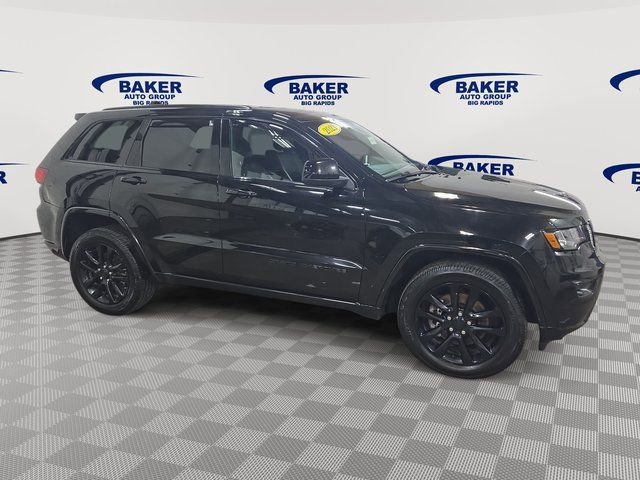 Used 2021 Jeep Grand Cherokee Laredo X image 2